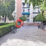 Sunny Handmade Home. Wi-Fi, A/C & Free Parking