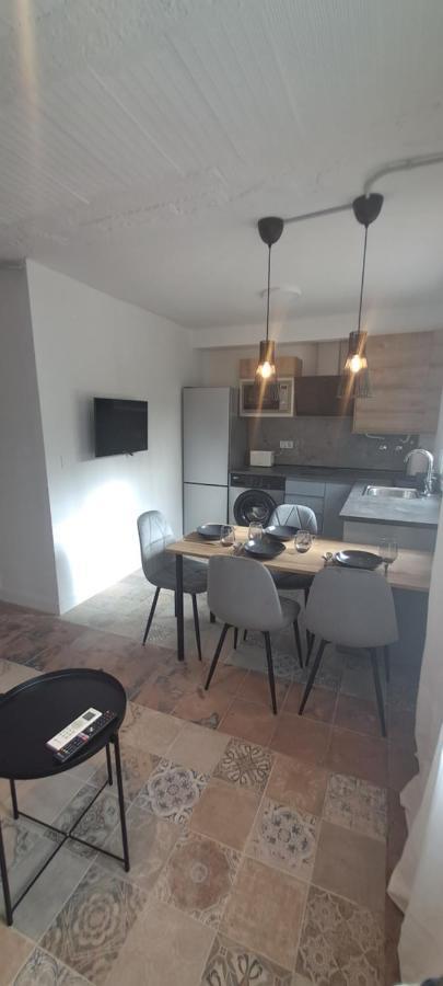 Appartement Sunny Handmade Home. Wi-fi, A/c & Free Parking