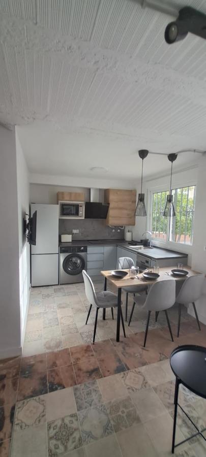 Appartement Sunny Handmade Home. Wi-fi, A/c & Free Parking
