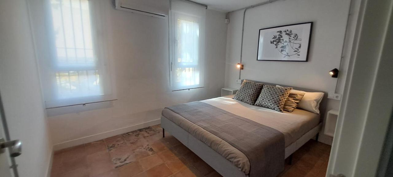 Sunny Handmade Home. Wi-fi, A/c & Free Parking Appartement